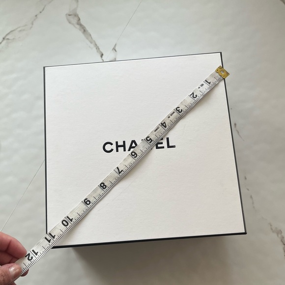Chanel Gift Box - Picture 8 of 10
